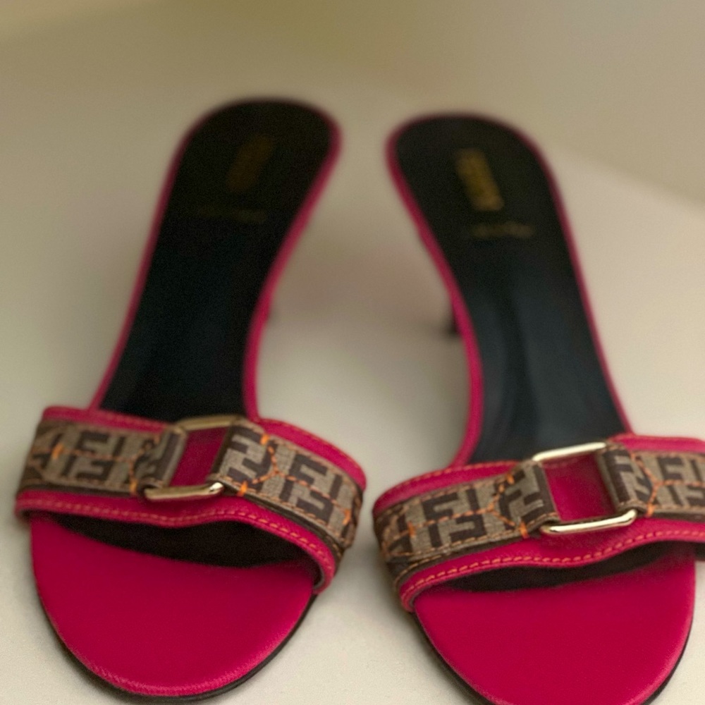 Brand new vintage Fendi, pink monogram, sandals, brand, new, never used.
